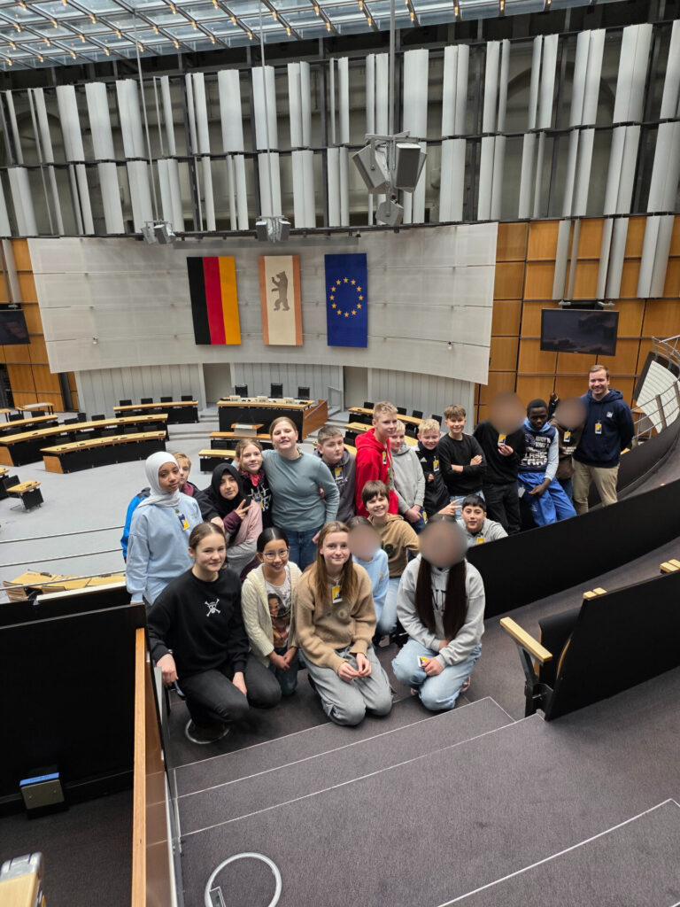 Besuch der 6a im Abgeordnetenhaus